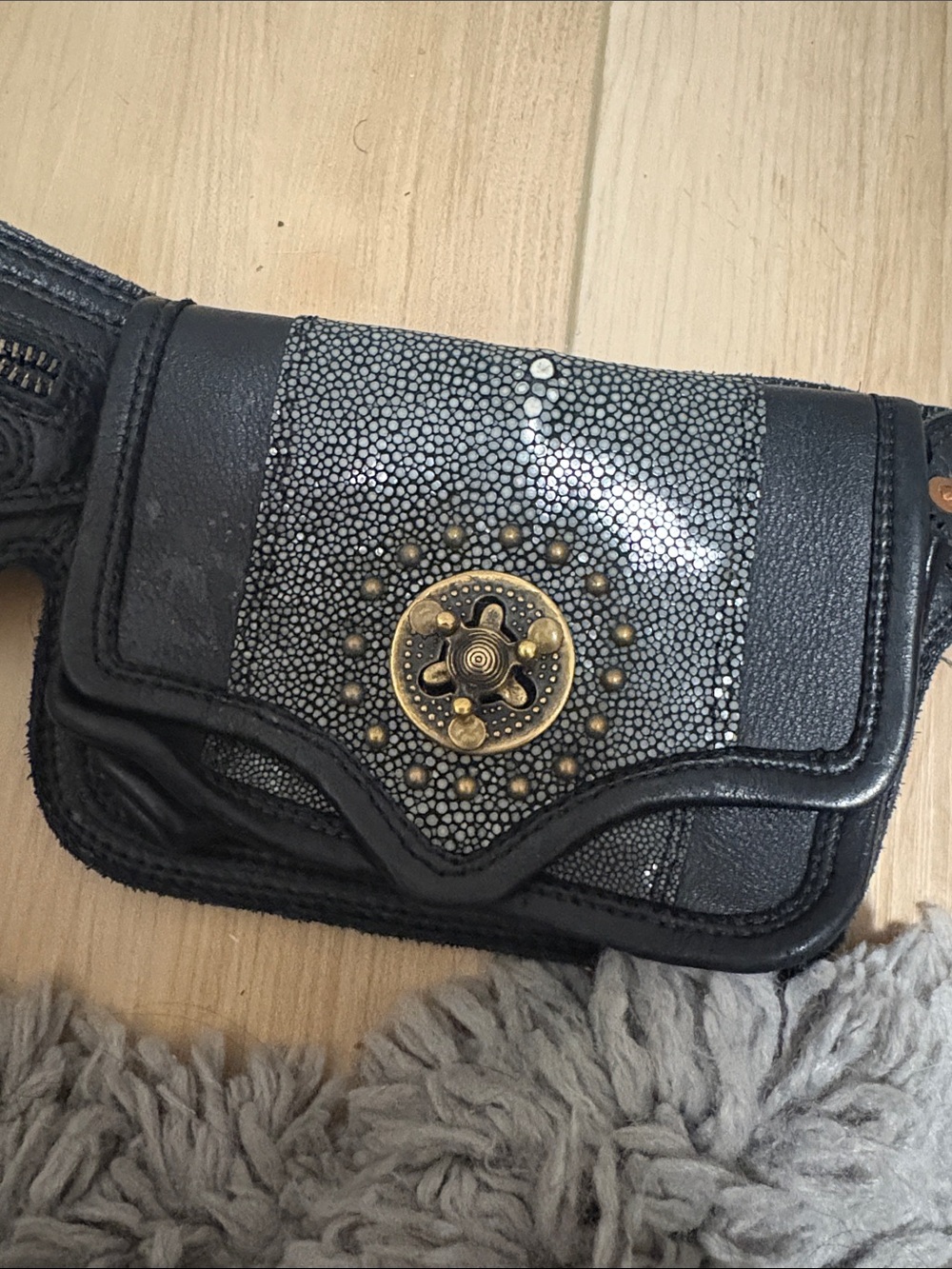 Earth Nynja leather festival bag